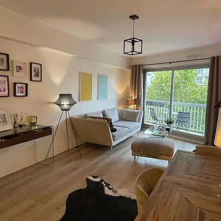 Apartment Charming Parisian One Bedroom Paris